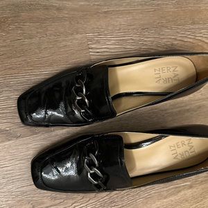 Heeled loafers